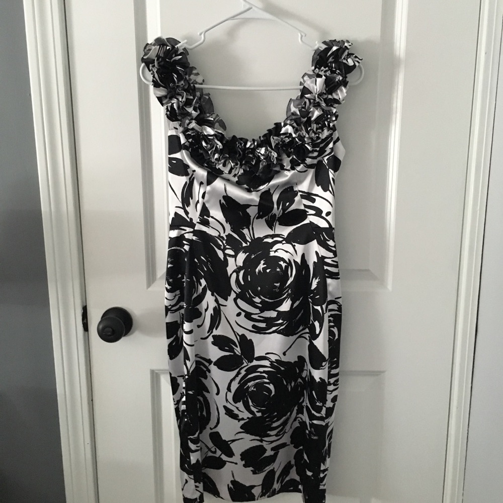 WHBM Gorgeous Floral Cocktail Dress 👗 - Picture 4 of 12
